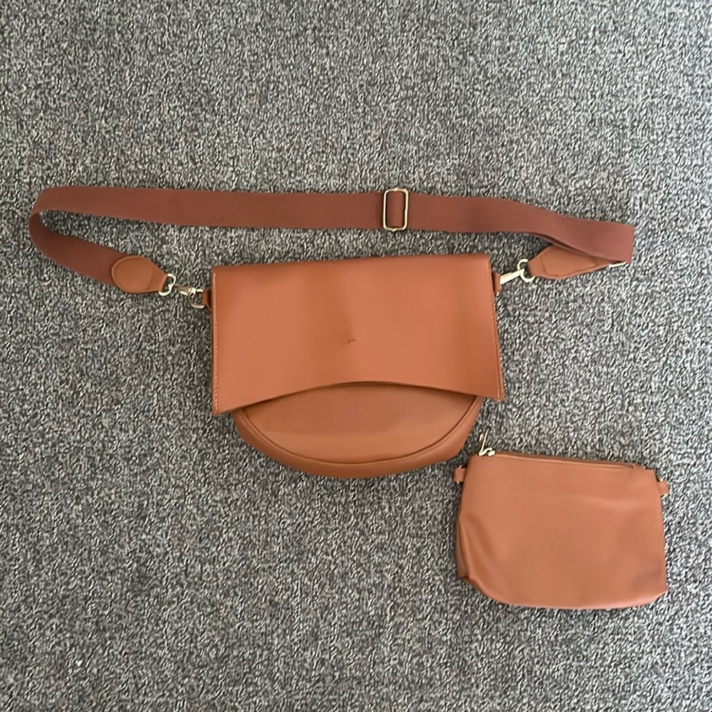 Brown crossbody small bag, good condition.